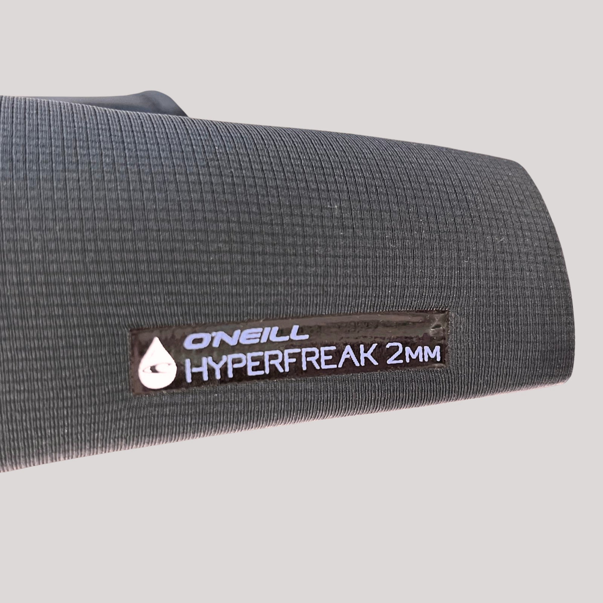 vue manche et logo combinaison hyperfreak femme oneill