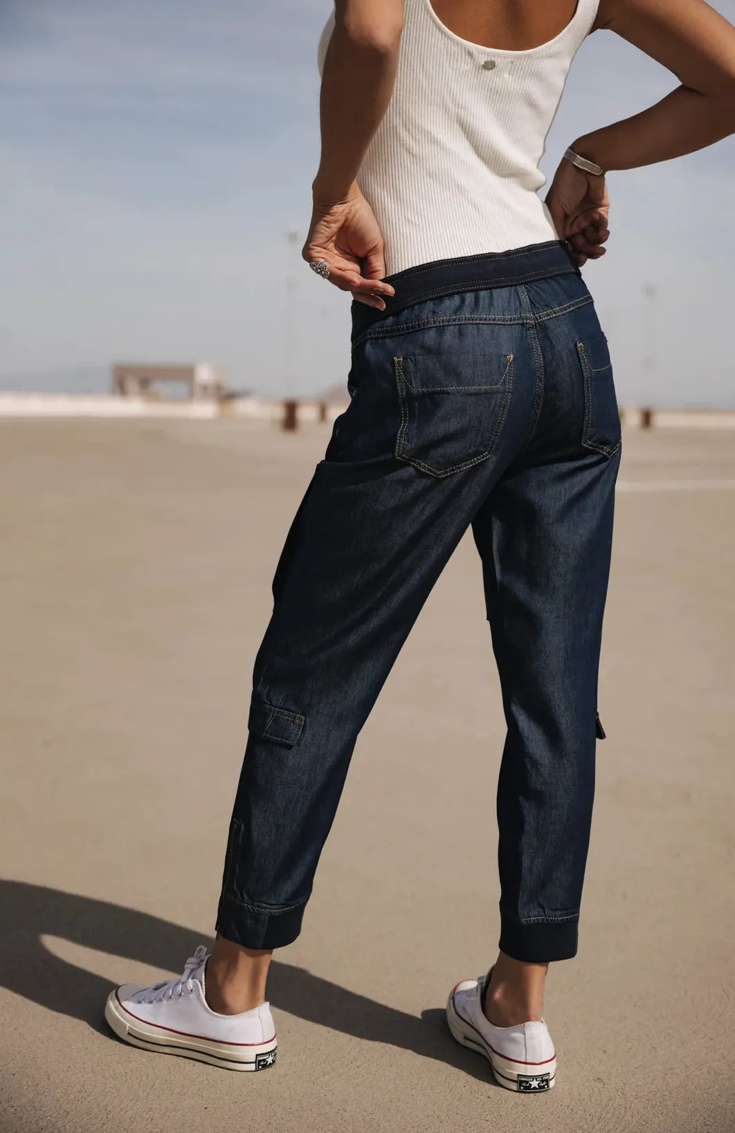 jean femme porte au quotidien style urbain coupe confortable mouvement libre