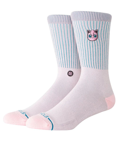 Chaussettes Stance Jigglypuff crew portées avec rayures verticales et broderie personnage Pokémon
