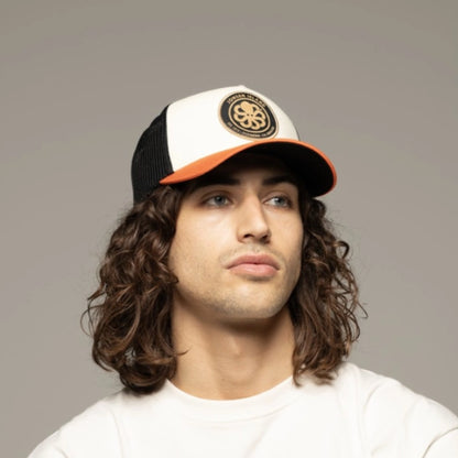 casquette trucker homme Jonsen Island noir orange portee visiere courbee filet arriere