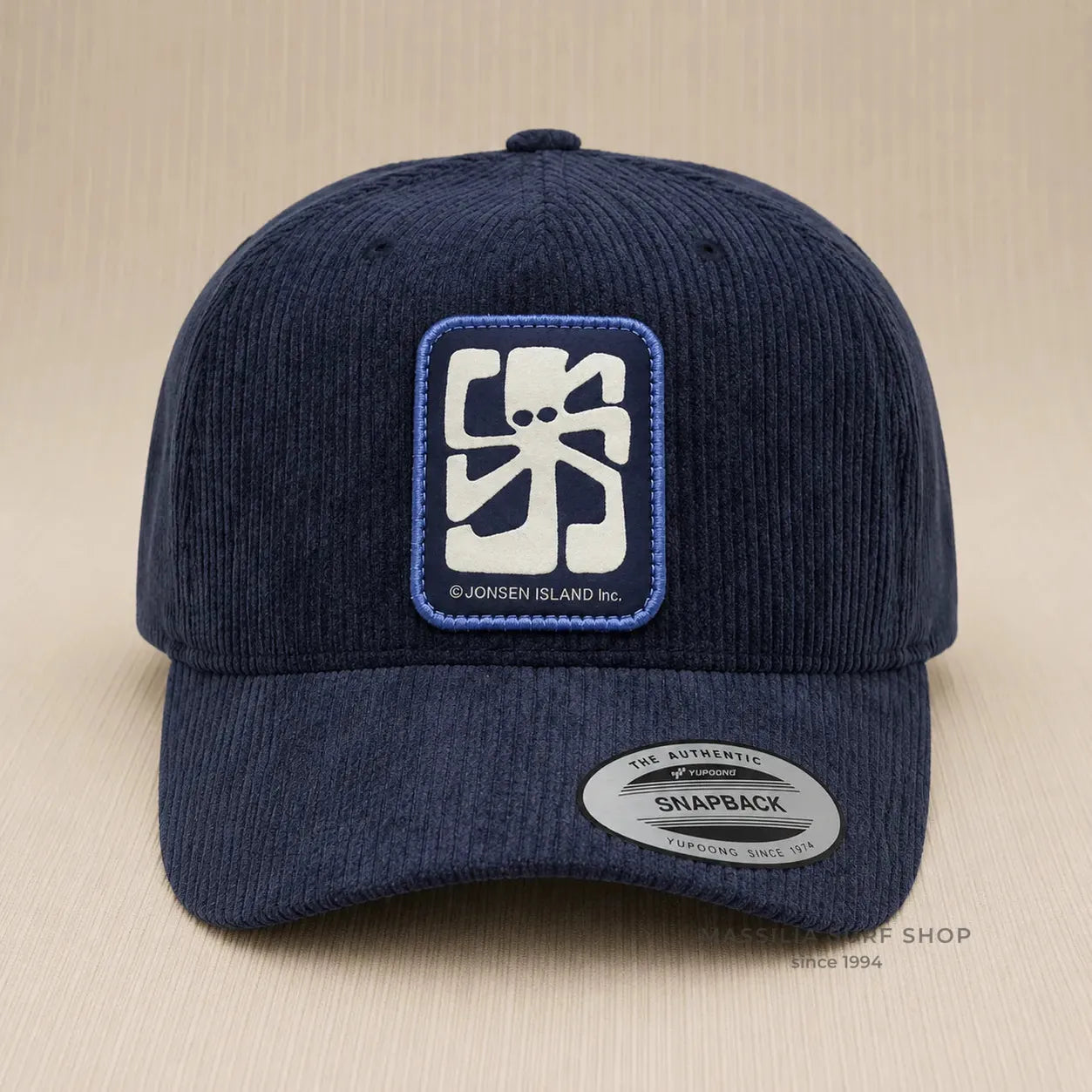 casquette jonsen island velours unisexe vue de face avec logo the artist blanc