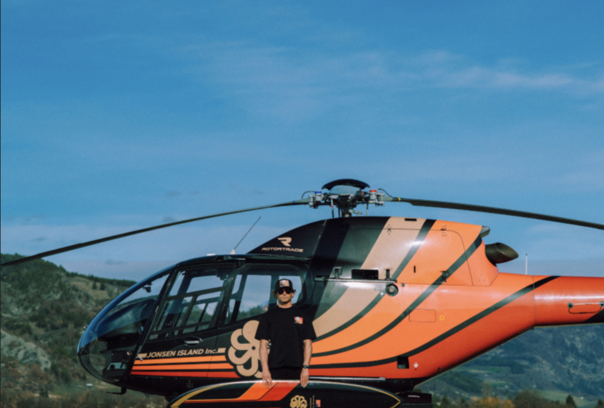 casquette jonsen rotortrade avec helicopetere decore comme dans la serie TV Magnum