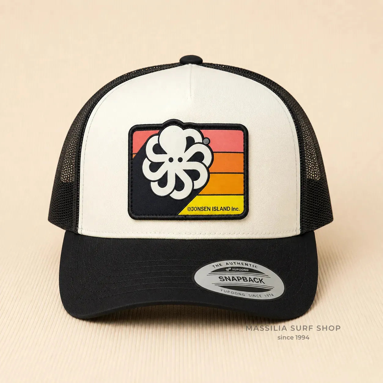 casquette blanche et noire jonsen island logo pieuvre orange
