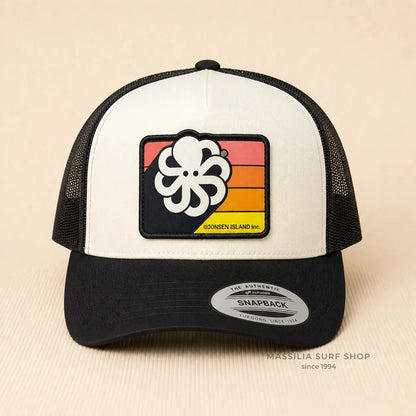 casquette blanche et noire jonsen island logo pieuvre orange