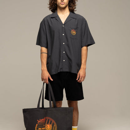JONSEN ISLAND CHEMISE SUMMER SHIRT Black vue de face porté par mannequin