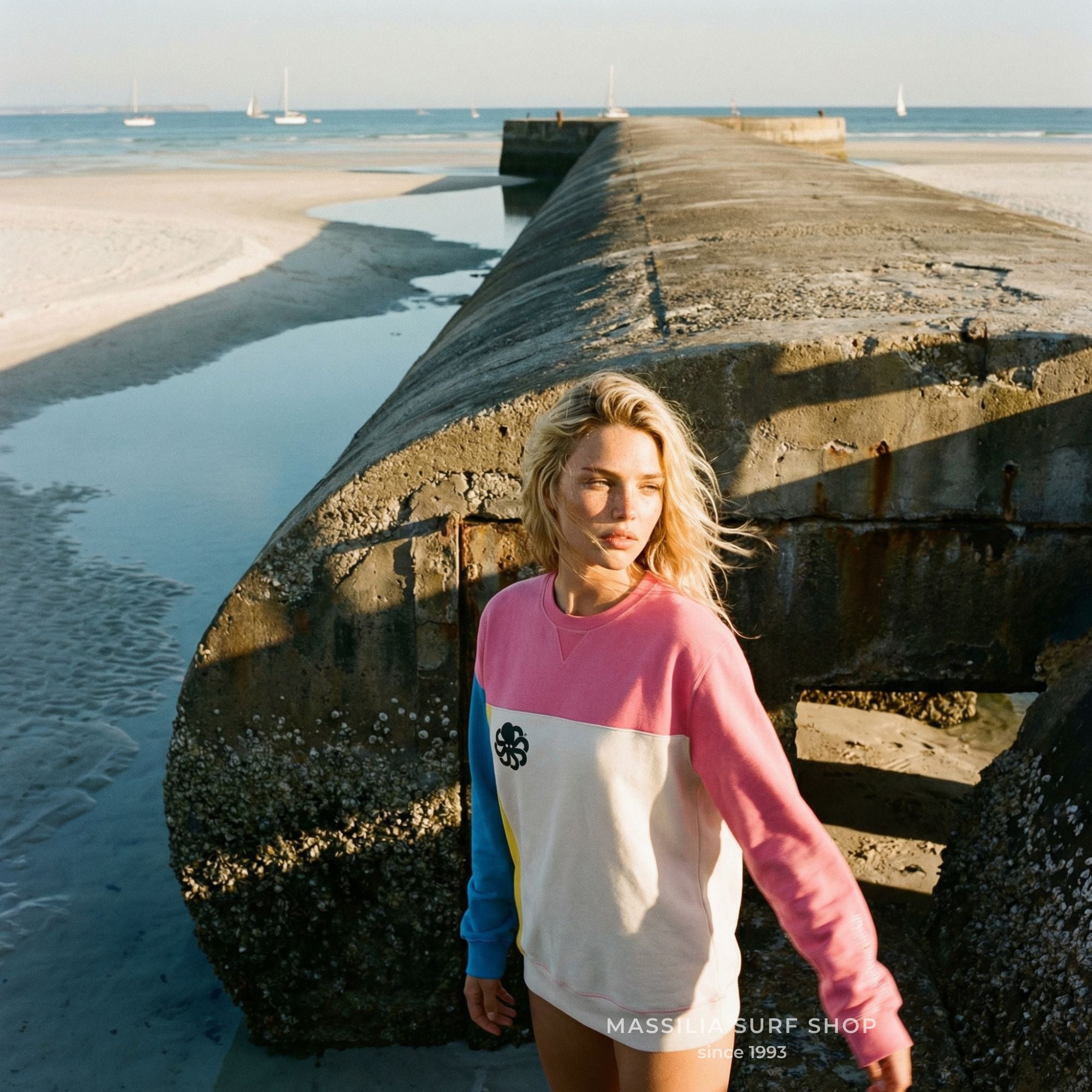 porte par femme lifestyle plage