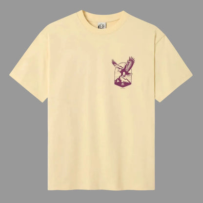 tee shirt confort jaune homme jonsen island avec rapace rouge sur le coeur vue de face