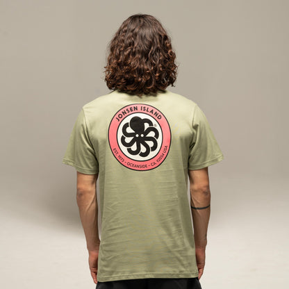 JONSEN ISLAND TEE-SHIRT CLASSIC AUTHENTIC Kaki porté vue dos
