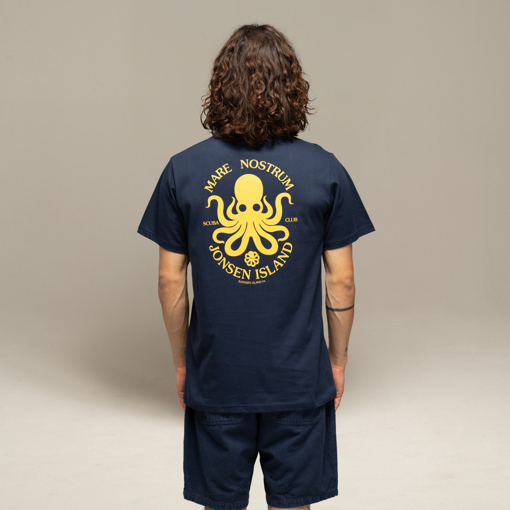 JONSEN ISLAND TEE-SHIRT CLASSIC MARE NOSTRUM Navy porté zoom graphisme poulpe