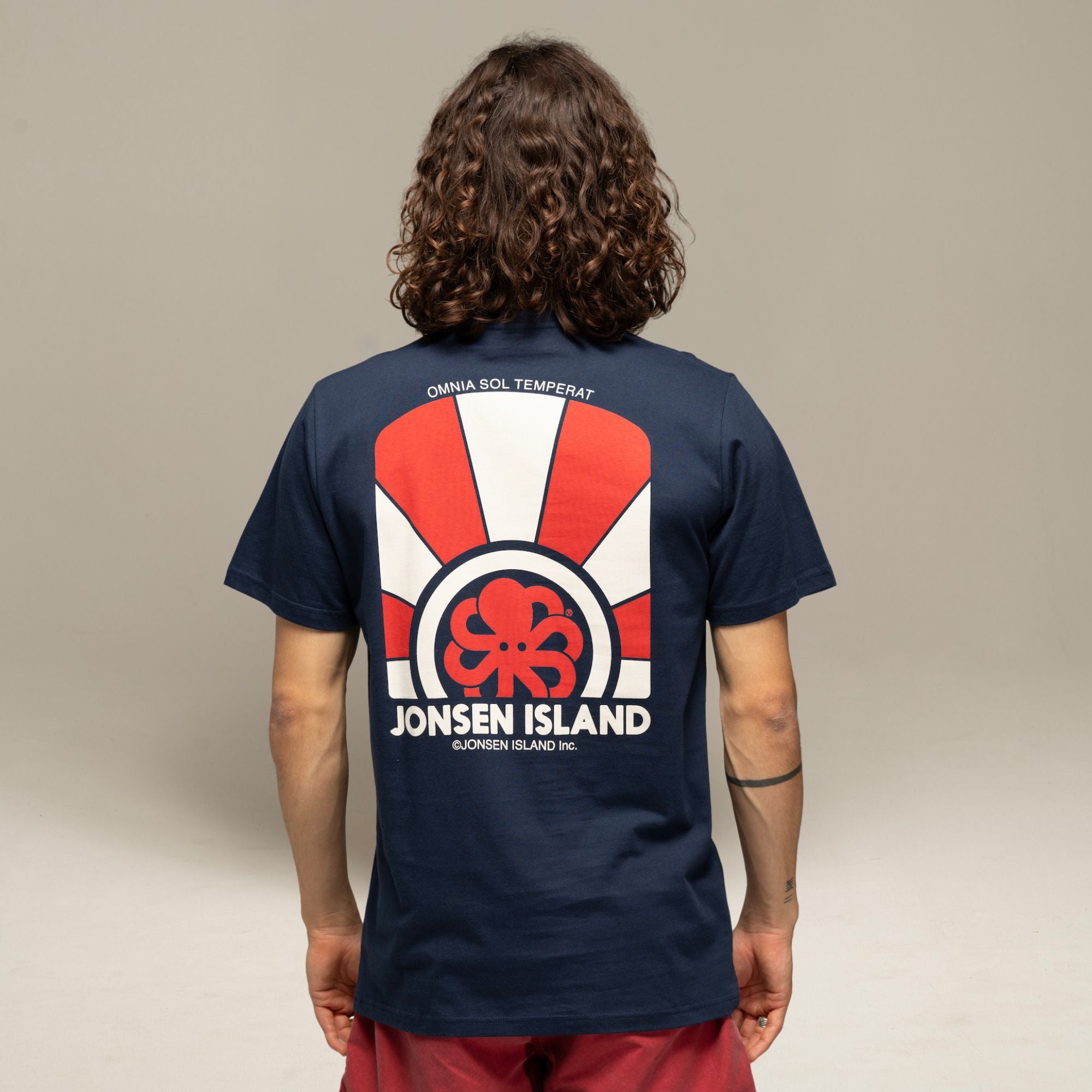 JONSEN ISLAND TEE-SHIRT CLASSIC OMNIA SOL Navy portée vue logo
