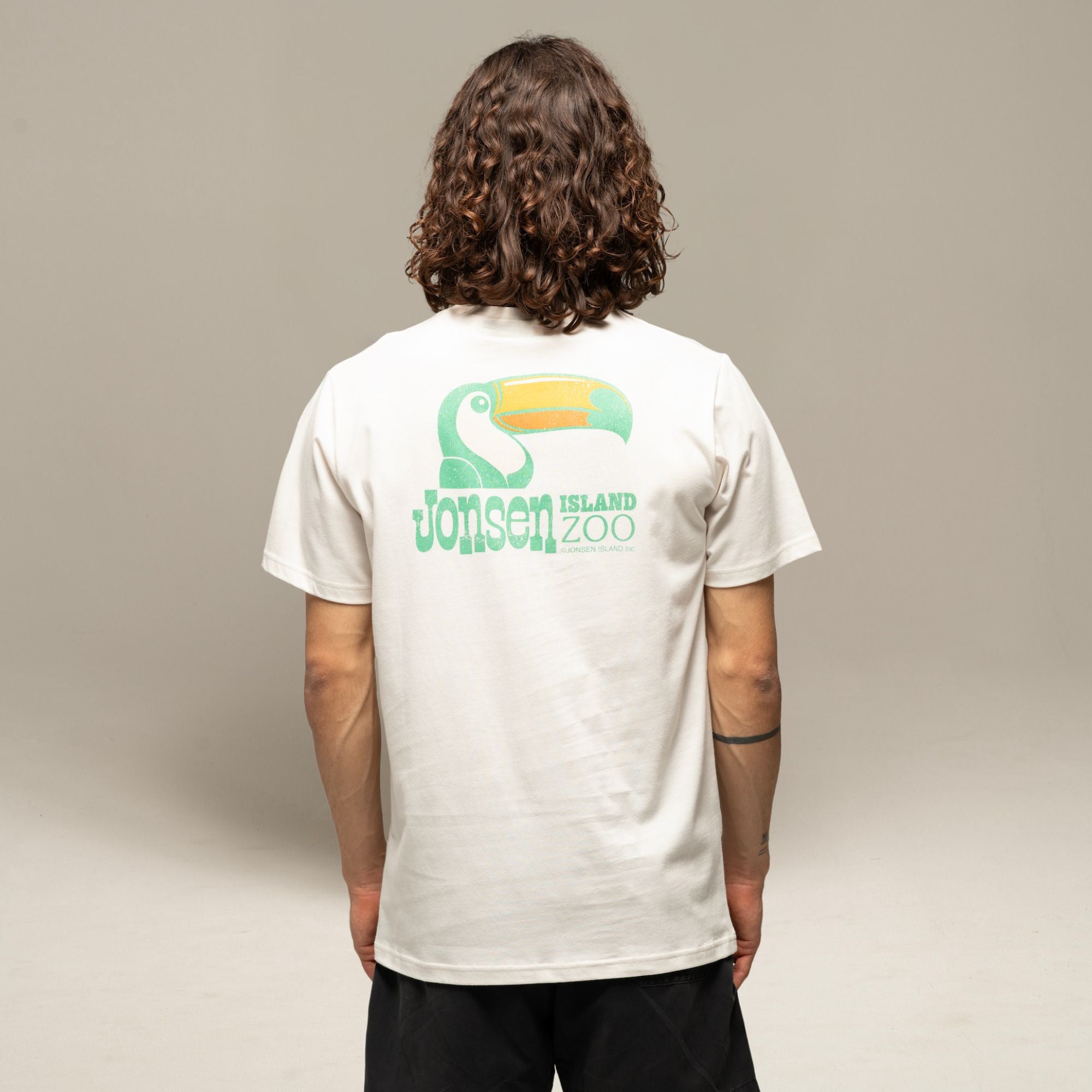 JONSEN ISLAND TEE-SHIRT CLASSIC TIKI ZOO Coconut portée vue logo