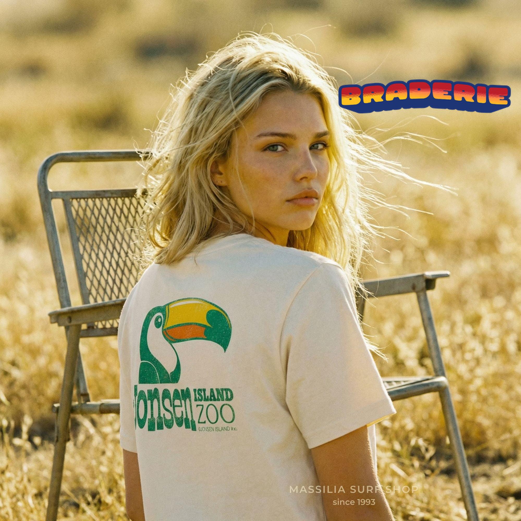 t-shirt jonsen island zoo porte par une femme lifestyle surfwear