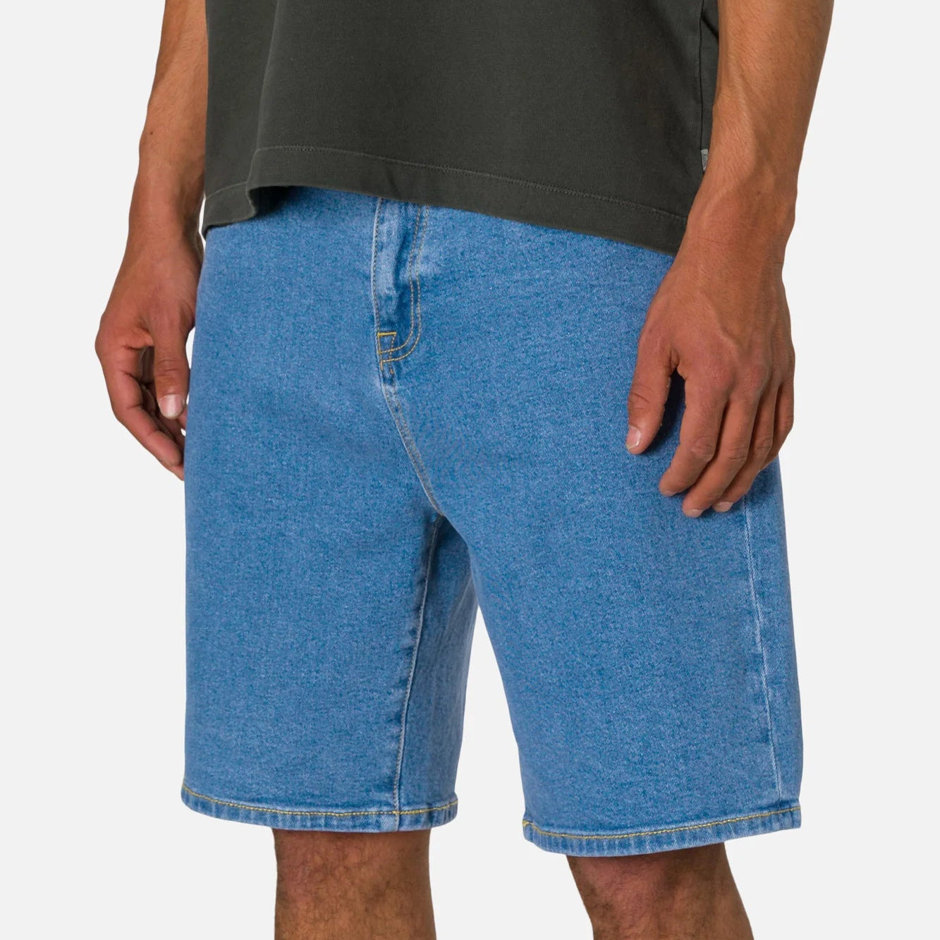 bermuda katin george 64 bleu jean longueur genou