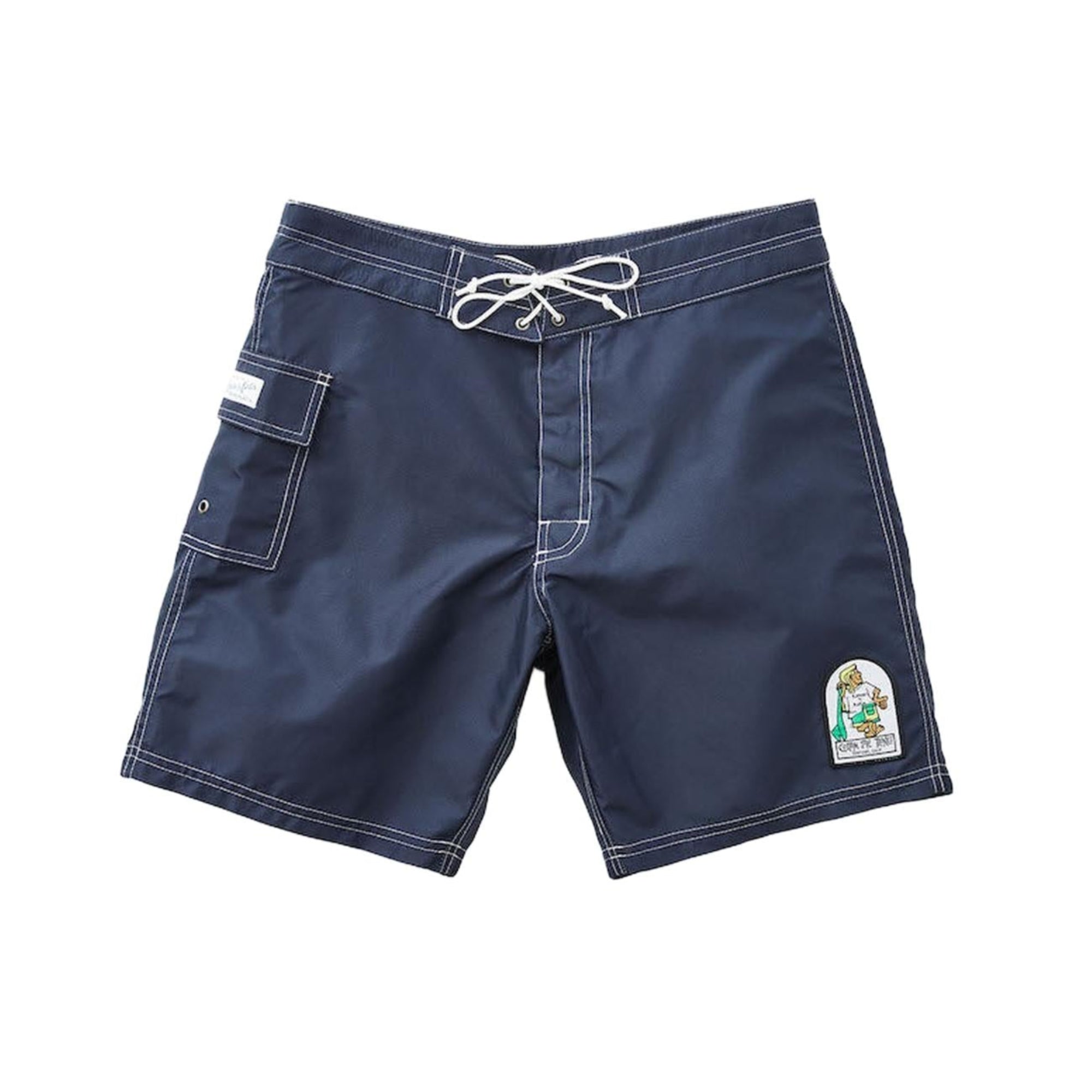 Boardshort homme Katin Waterman Trunk navy présenté à plat patch logo bas de jambe