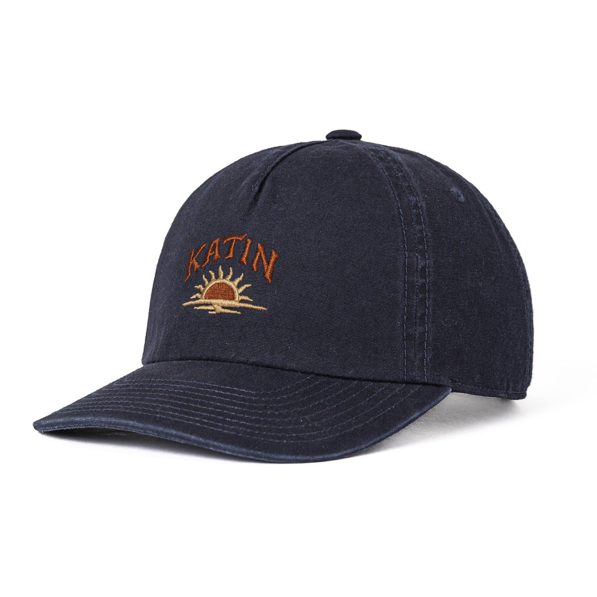 Casquette surfwear Katin Santa Fe bleu marine, broderie frontale orange et jaune avec lettrage Katin et emblème soleil sur l’horizon