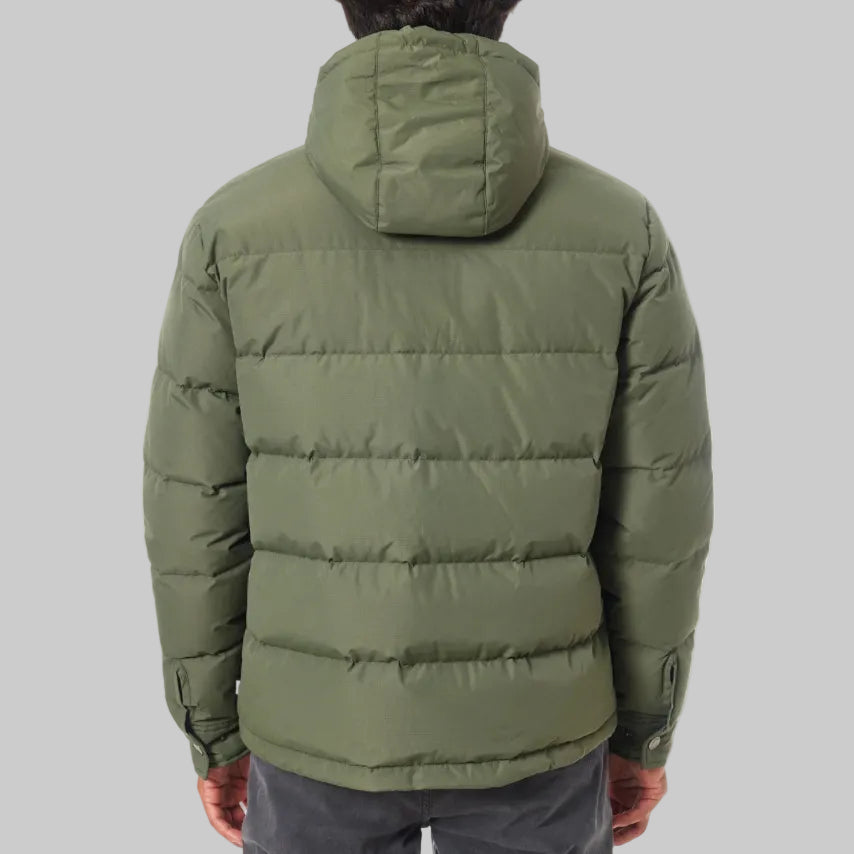 doudoune kaiki homme avec capuche en duvet et imperméable portée vue de dos