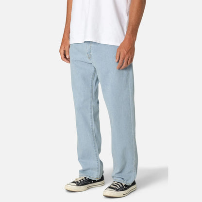 Jean homme Katin George 64 Relaxed light indigo coupe relaxed vue trois quarts style denim