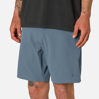 short katin wanderer bleu porté face