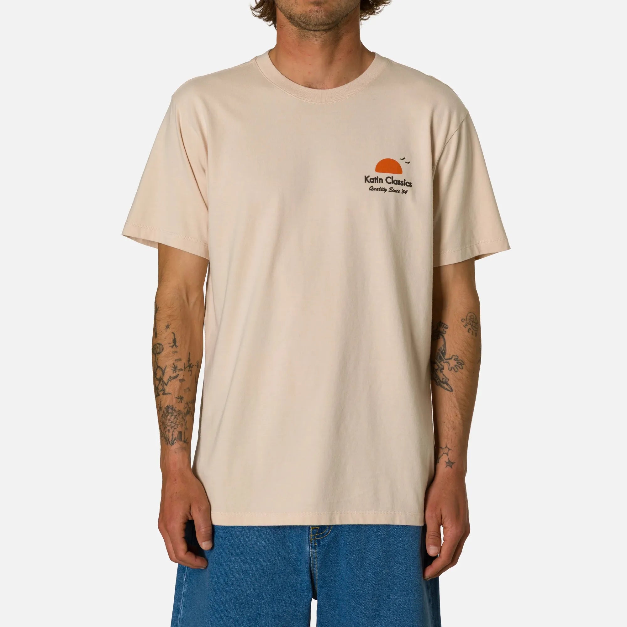 katin t-shirt homme blanc vue de face avec soleil couchant sur le coeur