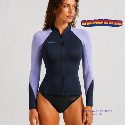 veste neoprene pour femme zppée devant marine et violette vue de face portee par femme