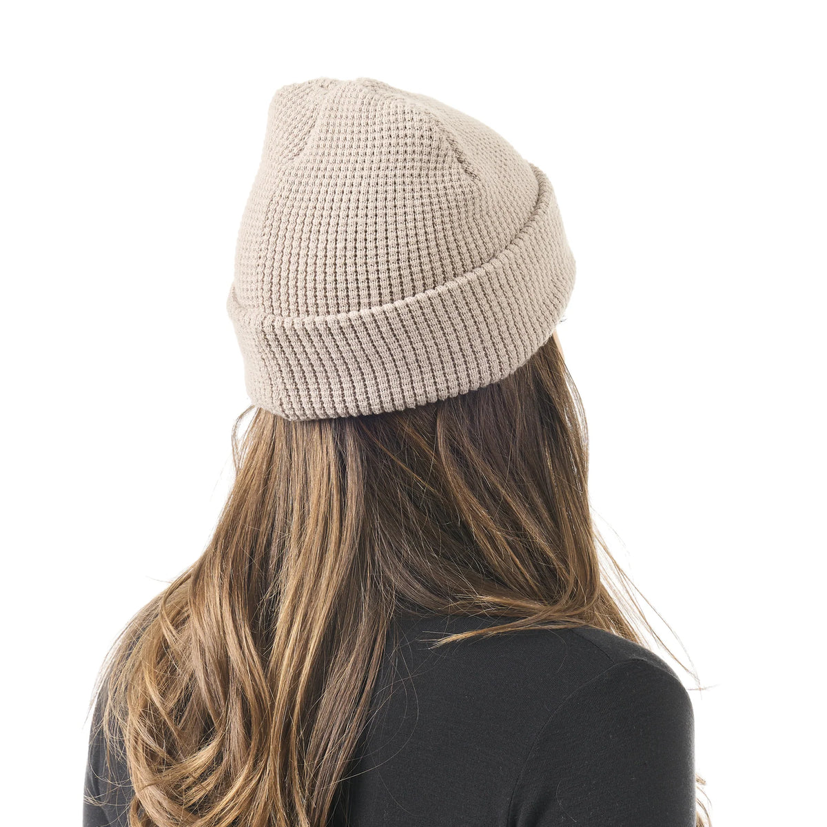 Vue arrière du bonnet Picture York Beanie Pure Cashmere porté, maille texturée et coloris clair