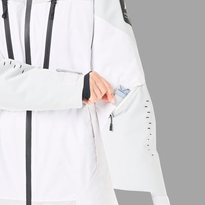 Poche forfait zippée sur la manche de la veste de ski Picture Orakoon JKT Brillant White