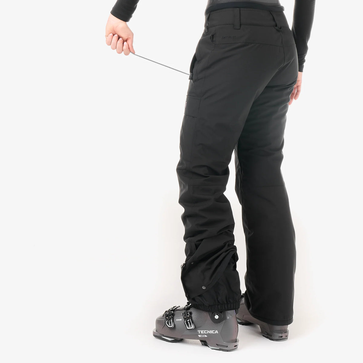 Profil du pantalon de ski femme Picture Treva Black, aperçu de la coupe et du volume au bas des jambes