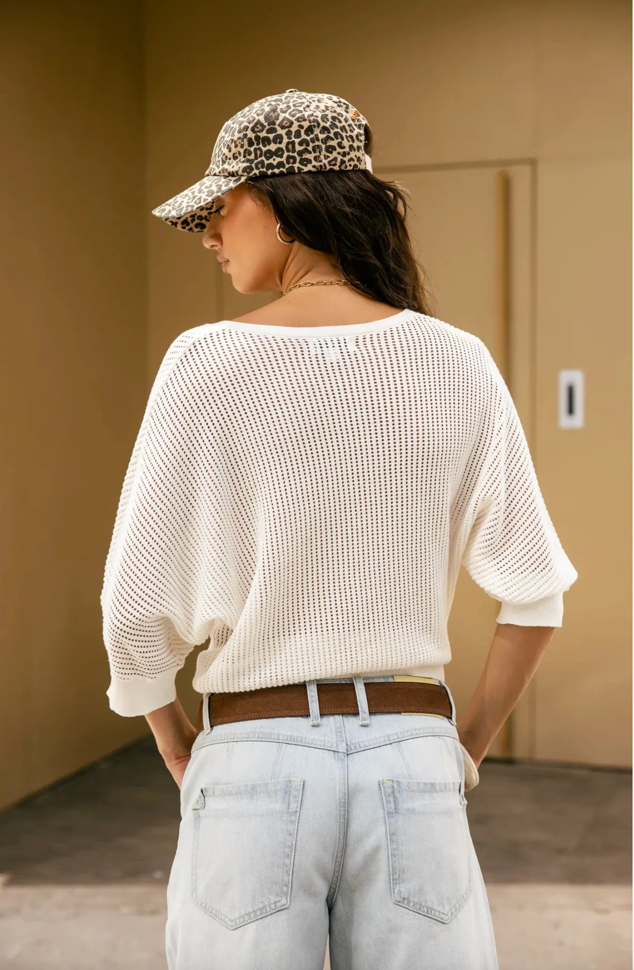 pull femme off white vue dos coupe loose manches chauve souris
