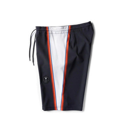 détail motif triangulaire blanc sur fond noir