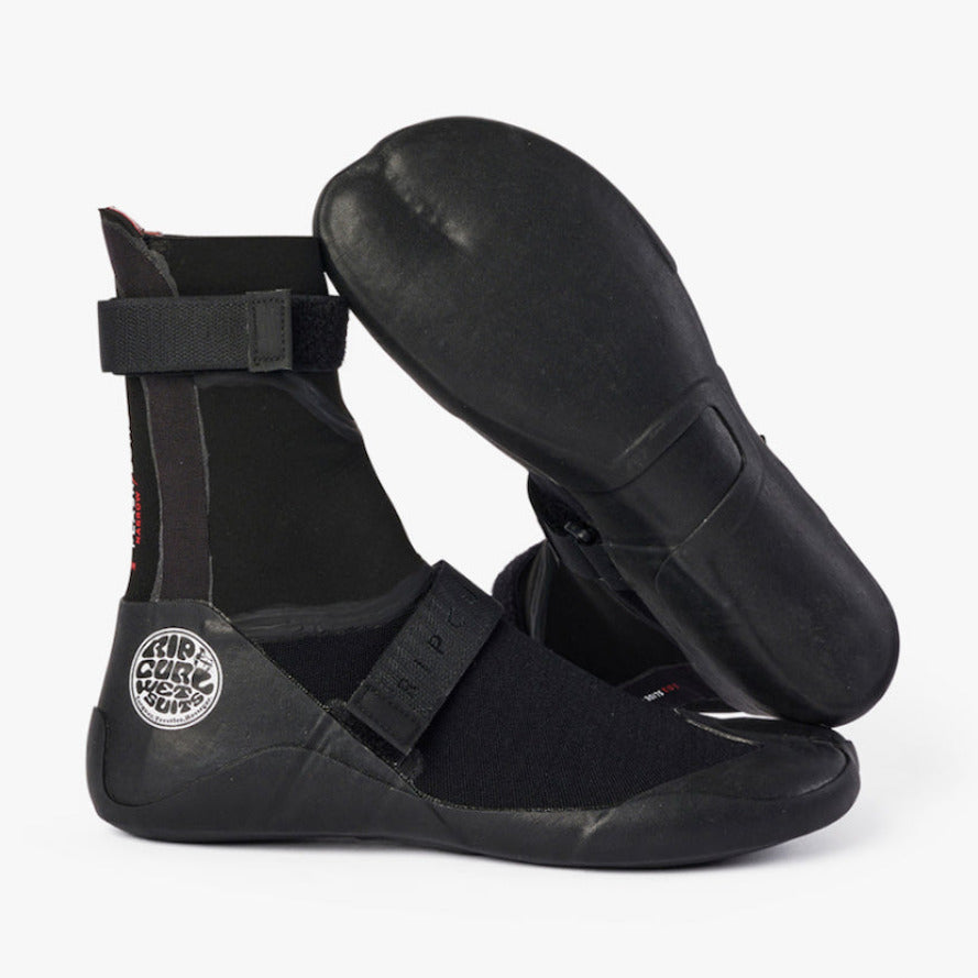 Chaussons surfwear Rip Curl Flashbomb 5 mm noirs, paire avec semelle souple, sangles de maintien et logo latéral