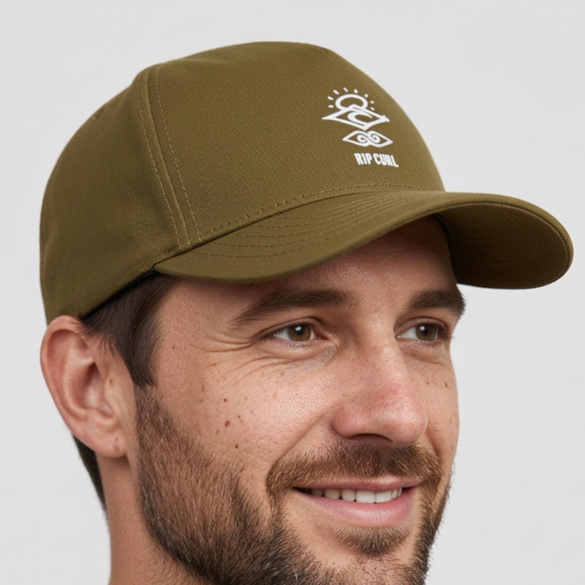 casquette kaki rip curl portee par homme 