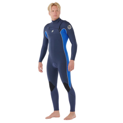 Combinaison surfwear Rip Curl Dawn Patrol CZ 5/3 portée de trois quarts, panneaux bleu marine et bleu vif avec renforts noirs
