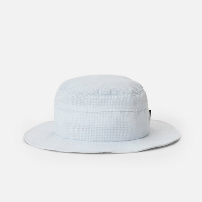Chapeau Rip Curl Vaporcool Aerotech Chrome présenté de profil, avec bord souple et tissu Aerotec aéré