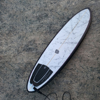 pad surf JUST installé sur shortboard vue complète