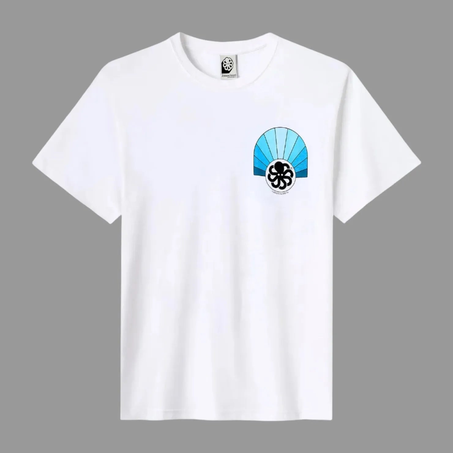 t-shirt jonsen island homme blanc mucho better manches courtes vue de face print bleu sur le coeur