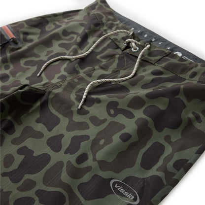 détail tissu technique Vissla High Seas perforations laser évacuation eau
